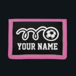 Roze portemonnee voor voetbalvoetbal | Sporty kind<br><div class="desc">Roze portemonnee voor voetbalvoetbal | Sporty kinder design.  naam. Cool futbol sport gift idee voor tien kinderen Gepersonaliseerd cadeau met naam of initiaal. Meisroze en andere beschikbare kleuren.</div>