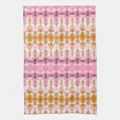 Roze pruimenolijf en gouden keukenhanddoek met pat (Verticaal)