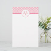 Roze Quatrefoil Monogram Briefpapier (Staand voorkant)