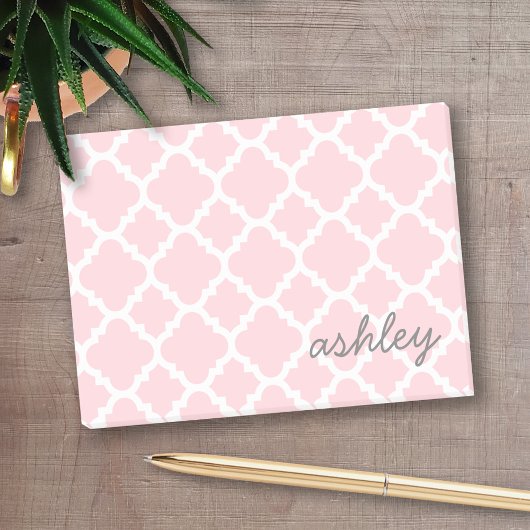 Roze Quatrefoil Patroon met grijze Script-naam Post-it® Notes