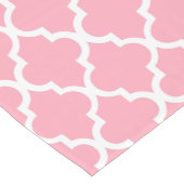 Roze Quatrefoil Tegels Patroon Korte Tafelloper (Hoek)