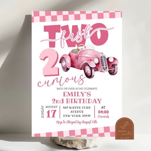 Roze raceauto Two Fast Two Curious 2e verjaardag Kaart