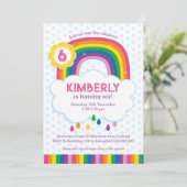 Roze Regenboog Kinderen Verjaardagsfeest Uitnodigi Kaart (Staand voorkant)