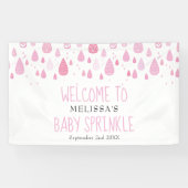 Roze regendruppels, babymeisje, sprinkhaan / schoe spandoek (Horizontaal)