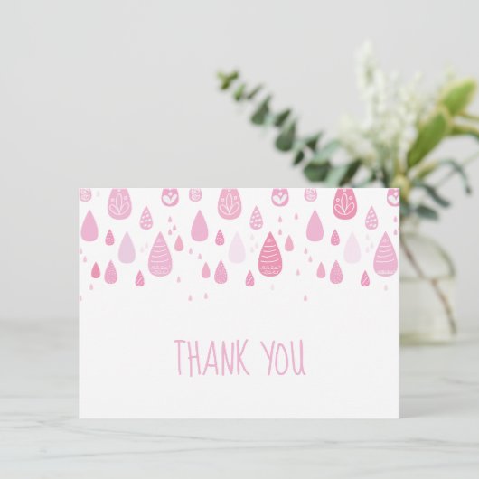 Roze regendruppels dank u bedankkaart (Staand voorkant)