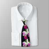 Roze Remo Prada "Crown" (Laeliocattelaya) bloemen Stropdas (Gebonden)