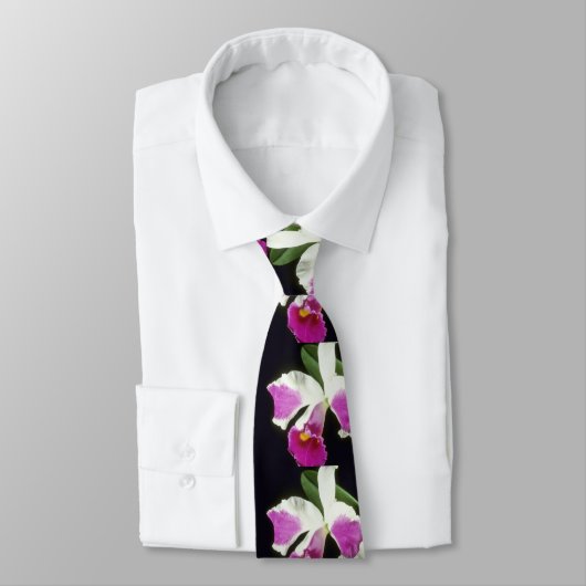 Roze Remo Prada "Crown" (Laeliocattelaya) bloemen Stropdas (Gebonden)