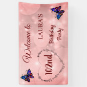 Roze reservevlinder op maat 102e verjaardag spandoek (Verticaal)