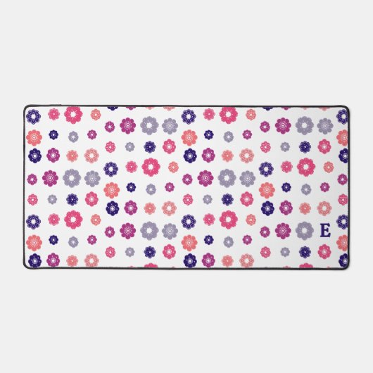 Roze Retro Bloemen met Monogram Bureaumat (Voorkant)