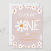 Roze Retro Daisy Eerste Verjaardagsfeestuitnodigin Kaart (Voorkant)