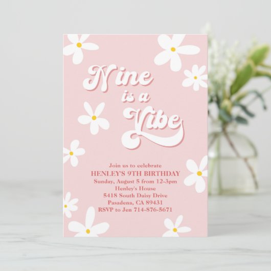 Roze Retro Daisy Nine is een vibe verjaardag Kaart (Staand voorkant)