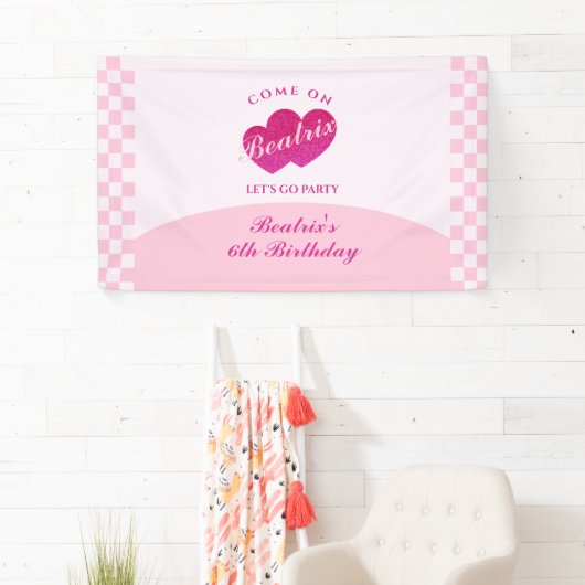 Roze Retro Doll Foto Verjaardag Spandoek (Insitu)