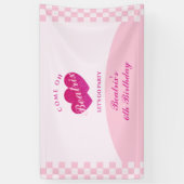 Roze Retro Doll Foto Verjaardag Spandoek (Verticaal)