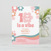 Roze Retro Meisje 10e Verjaardag Uitnodiging (Staand voorkant)