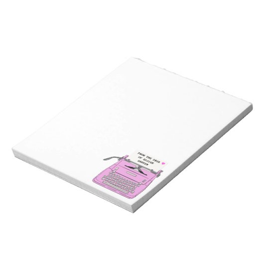Roze retro  schrijfmachine vanaf het bureau van notitieblok (Linkerzijde)