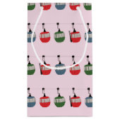 Roze Retro Skilift Illustratie Skiër Klein Cadeauzakje (Achterkant)