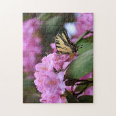 Roze Rhododendron en Swallowtail Butterfly Feeds Legpuzzel (Verticaal)