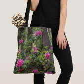 Roze Rhododendrons in een bos Tote Bag (Dichtbij)