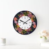 Roze rode en gele paasbloem, schuurkarton grote klok (Huis)