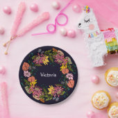 Roze rode en gele paasbloem, schuurkarton papieren bordje (Feest)