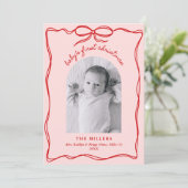 Roze & Rode Grandmillennial Baby's 1e Kerstmis Feestdagenkaart (Staand voorkant)