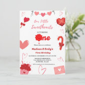 Roze & Rode Hart Valentijn Twin Eerste Verjaardag Kaart (Staand voorkant)