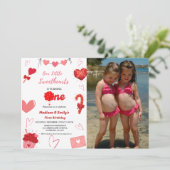 Roze & Rode Hart Valentijn Twin Eerste Verjaardag Kaart (Staand voorkant)