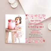 Roze Rode Harten Kleine Liefje Eerste Verjaardag Acryl Uitnodigingen