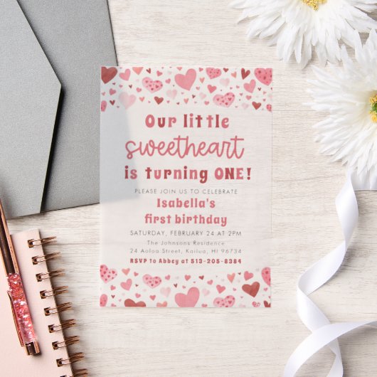 Roze Rode Harten Kleine Liefje Eerste Verjaardag Vellum Uitnodigingen (Huwelijk)