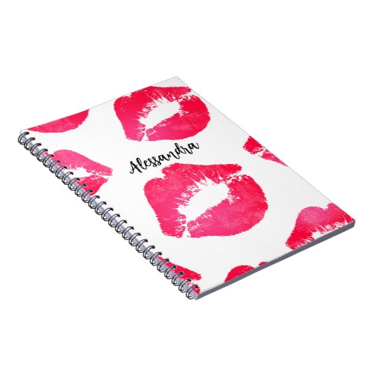 Roze rode lipstick Kisses op wit Notitieboek (Rechterzijde)