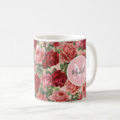  Roze Rode Roos Bloemen Monogrammed Mok (Voorkant rechts)