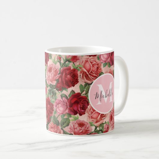Roze Rode Roos Bloemen Monogrammed Mok (Voorkant rechts)