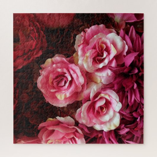 Roze, rode rozen: stof achtergrond. legpuzzel (Verticaal)