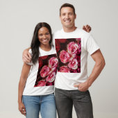 Roze, rode rozen: stof achtergrond. t-shirt (Unisex)