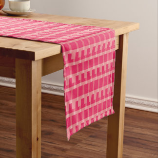 Roze-rode tabeluitvoerder korte tafelloper