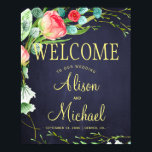 Roze rode tuin rozen marine bruiloft welkom teken poster<br><div class="desc">Chique en stijlvol bruiloft teken poster met een blush roze en koraal rode rozen met blauwgroen blauw gebladerte en gouden bladeren krans op donker middernacht marine blauwe achtergrond. Ideaal voor uw elegante lente,  zomer | Klassieke tuin | herfst herfst | country rustiek thema bruiloft.</div>