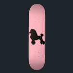 Roze, ronddraaiende rok geïnspireerd skateboard<br><div class="desc">Breek je bobbysokken en zadelschoenen uit en begin te dansen, er, skateboarden! Deze roze roodroze roodrok geïnspireerd skateboard ziet er uit als een klassieke poodle rok uit 1950. Het ontwerp is voorzien van een zwart silhouet van een poedel op een roze achtergrond. Het begint veel te lijken op de jaren...</div>