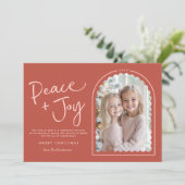 Roze Rood Moderne Boog Vrede Joy Foto Kerstmis Feestdagenkaart (Staand voorkant)