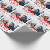 Roze Rood Vrolijk Kerstscript Familiefoto Cadeaupapier (Hoek)