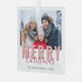 Roze Rood Vrolijk Kerstscript Familiefoto Glas Ornament (Voorkant links)
