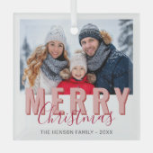 Roze Rood Vrolijk Kerstscript Familiefoto Glas Ornament (Voorkant)