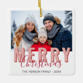 Roze Rood Vrolijk Kerstscript Familiefoto Keramisch Ornament (Voorkant)