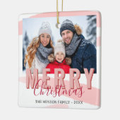 Roze Rood Vrolijk Kerstscript Familiefoto Keramisch Ornament (Links)
