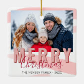 Roze Rood Vrolijk Kerstscript Familiefoto Keramisch Ornament (Achterkant)