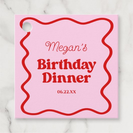 Roze Rood Wavy Border Verjaardag Dinner Party Bedankjes Labels (Voorkant)