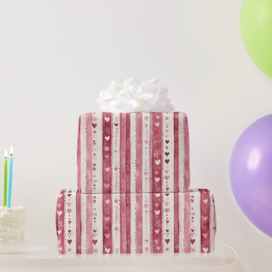 Roze Rood Wit Hart Strepen Verjaardag Cadeaupapier (Feestgeschenken)