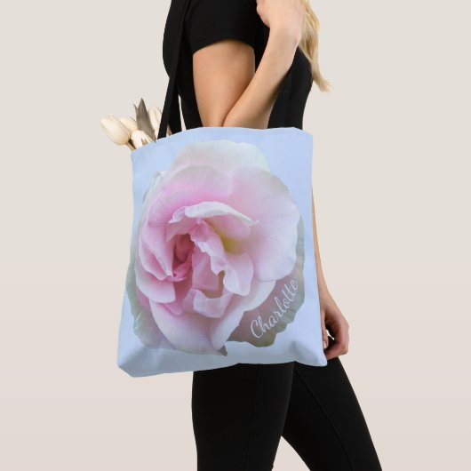 Roze Roos Aangepaste Naam Lichtblauw Tote Bag (Dichtbij)