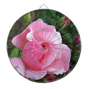 roze roos bloeiend dartbord