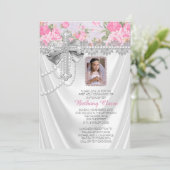 Roze roos foto eerste communie wit satijn kaart (Staand voorkant)