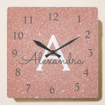 Roze - Roos Gold Sparkle Glitter Monogram Naam Vierkante Klok<br><div class="desc">Blush roze - Roos Gold Sparkle Glitter Monogram Name en Initiaal Serving Wall Clock. De Wall Clock maakt het perfecte cadeau voor iemand die van roze glans houdt.</div>